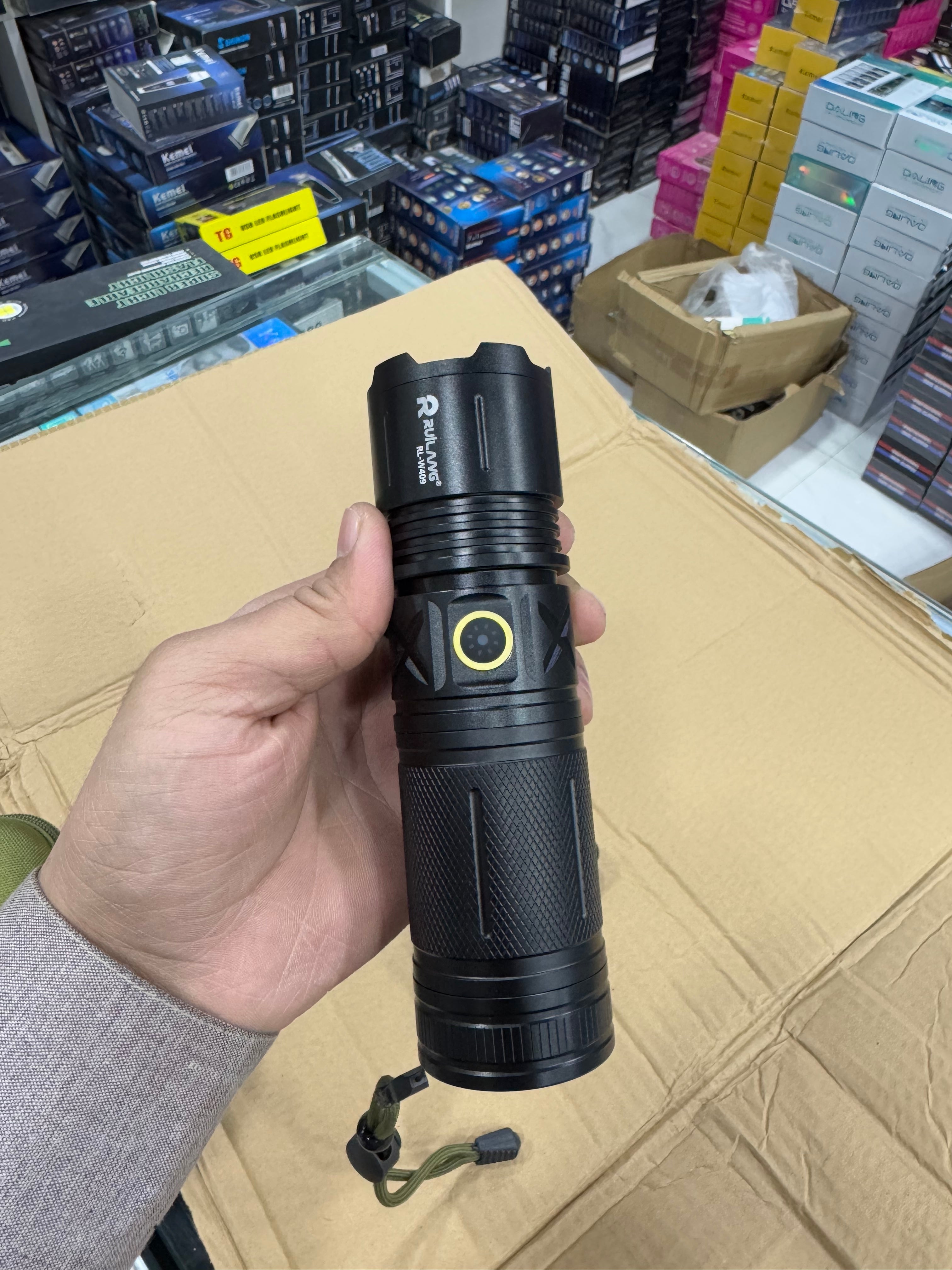 RUILING P-90 TORCH 1KM LIGHT RANGE FLASHLIGHT