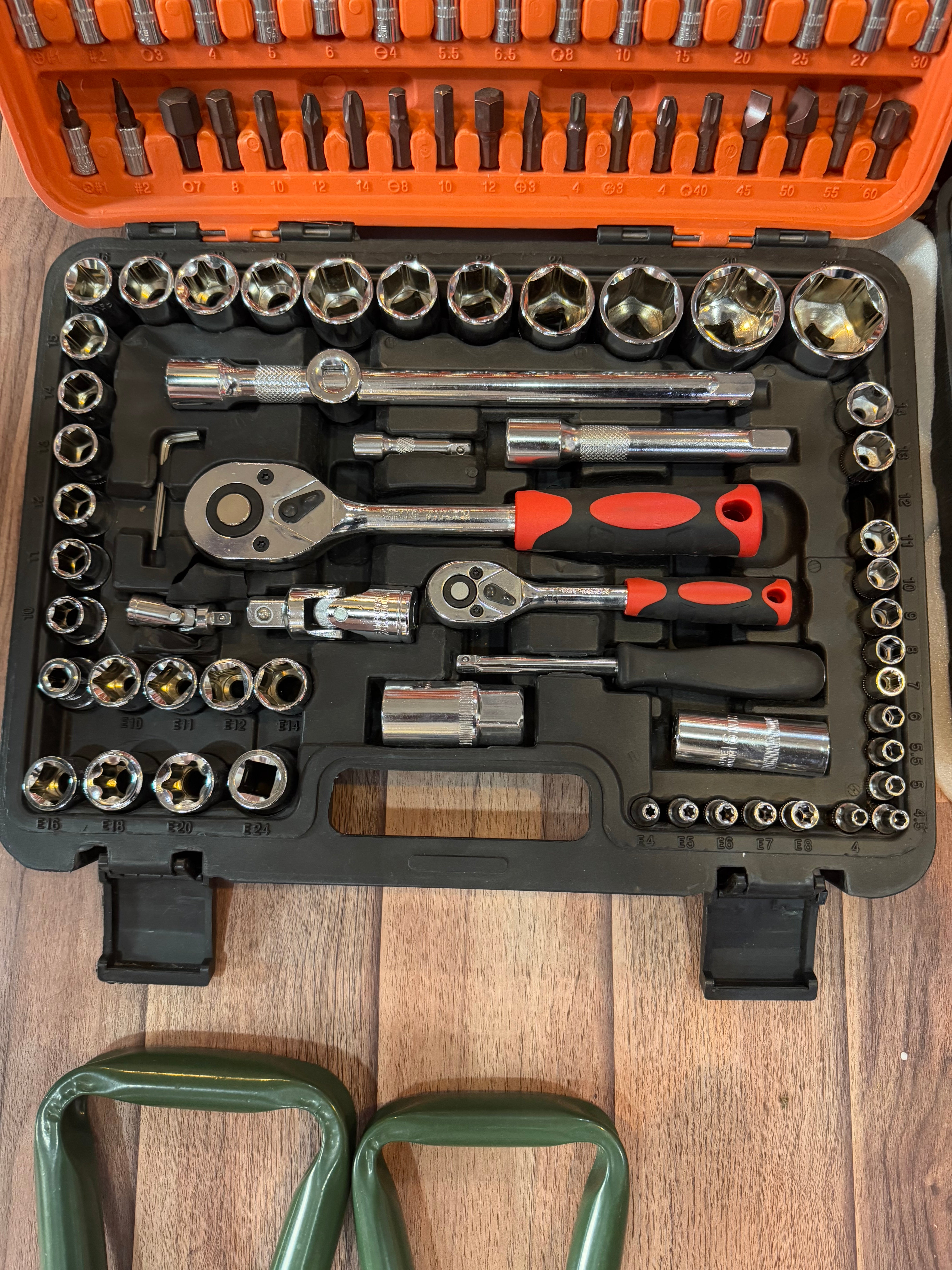 108-Piece Professional Socket Wrench Tool Set