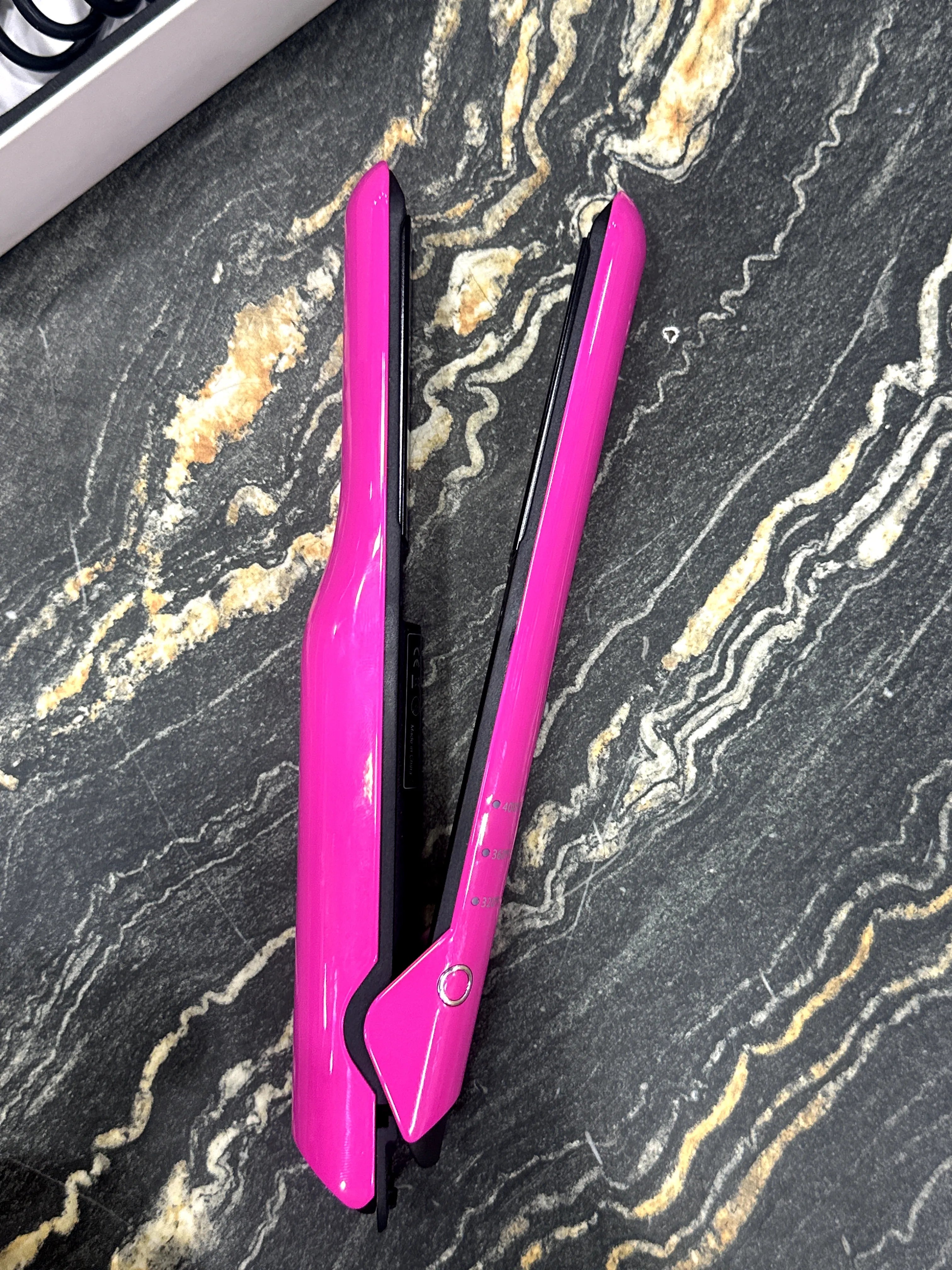 Rechargeable Wireless Hair Straightener – Portable Mini Styling Tool for Travel & Daily Use