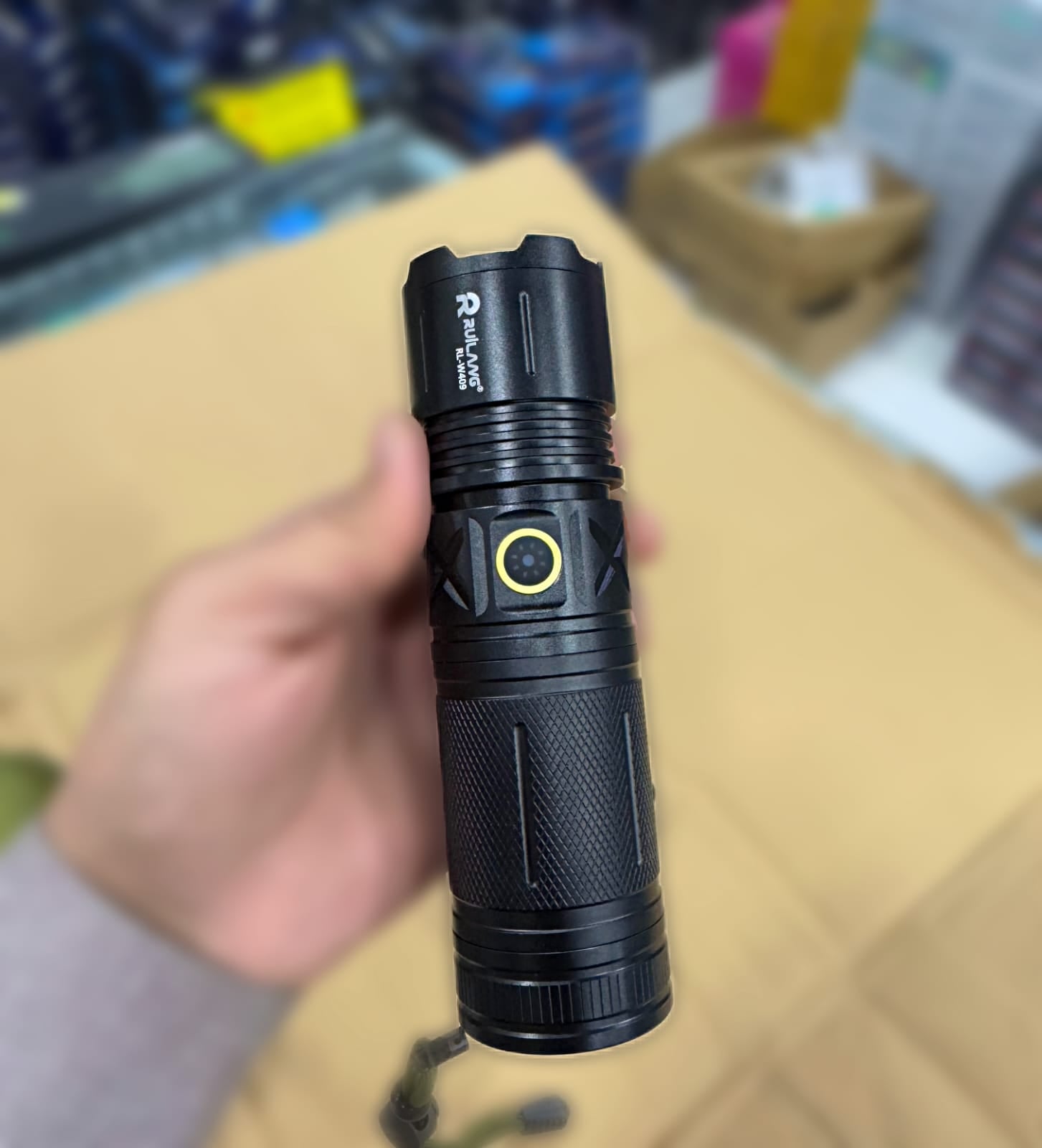 RUILING P-90 TORCH 1KM LIGHT RANGE FLASHLIGHT